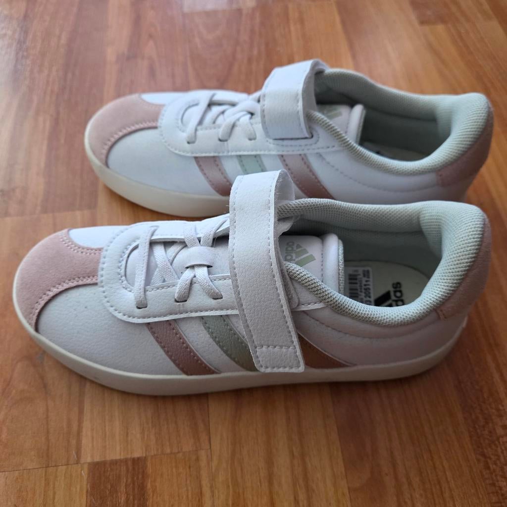 Adidas schoenen nieuw, Ophalen of Verzenden, Nieuw, Meisje, Schoenen