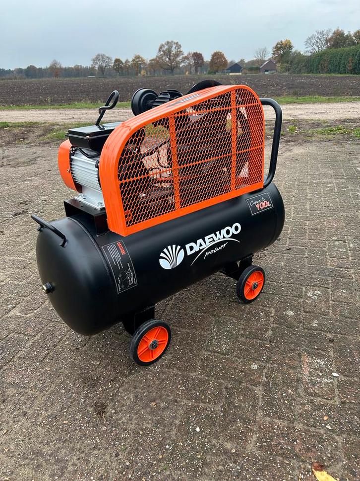 Daewoo Power Compressor 100L -  nieuw, Doe-het-zelf en Verbouw, Compressors, Nieuw, 10 bar of meer, 100 liter of meer, 200 tot 400 liter/min
