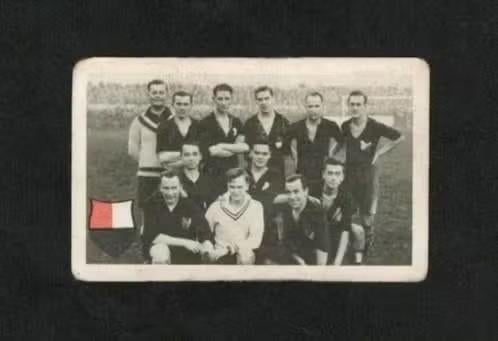 Voetbalplaatje HBS Den Haag 1930/1931 (242)., Ophalen of Verzenden, Zo goed als nieuw