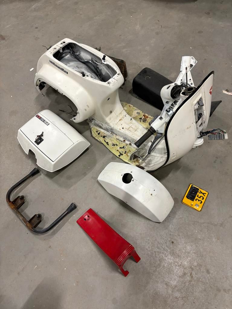 Vespa PK 50 XL Frame - Opknapper, Fietsen en Brommers, Brommeronderdelen | Scooters, Gebruikt, Vespa, Frame, Ophalen