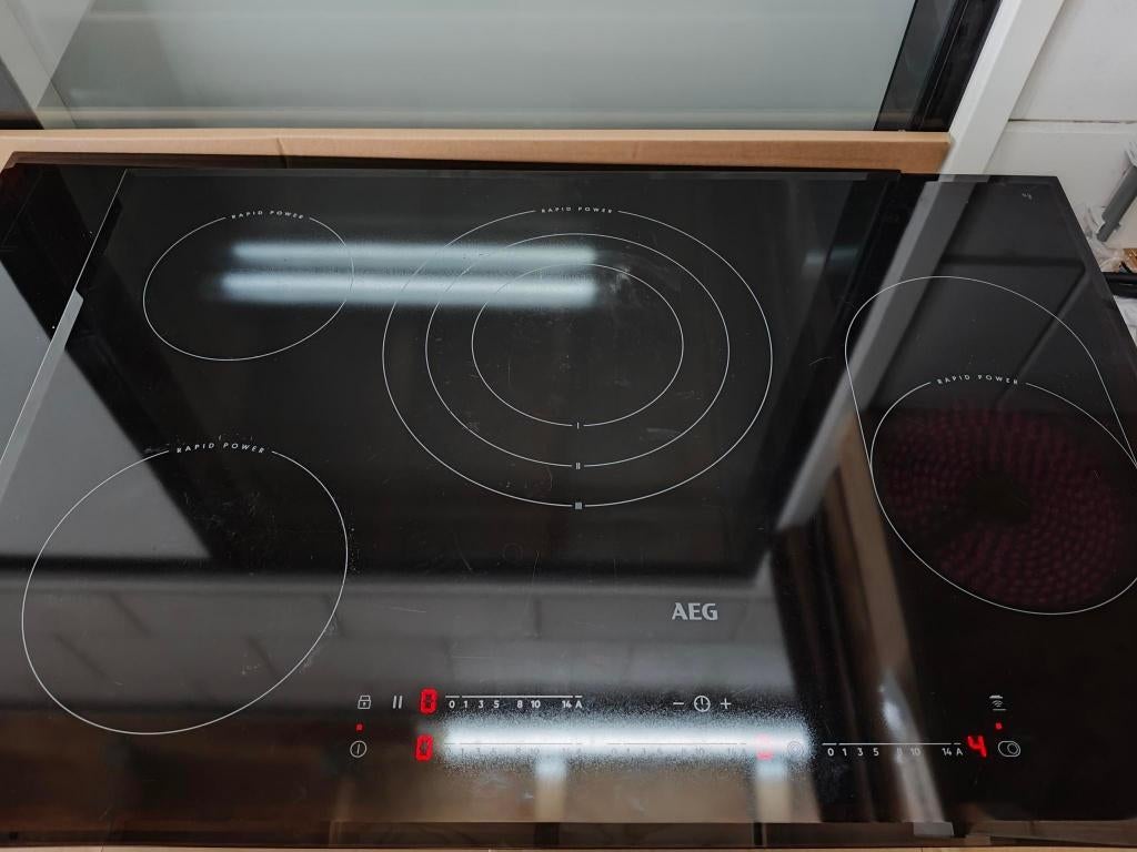 AEG kookplaat HK854870FB, Witgoed en Apparatuur, Kookplaten, Ophalen, Gebruikt, Keramisch, 4 kookzones