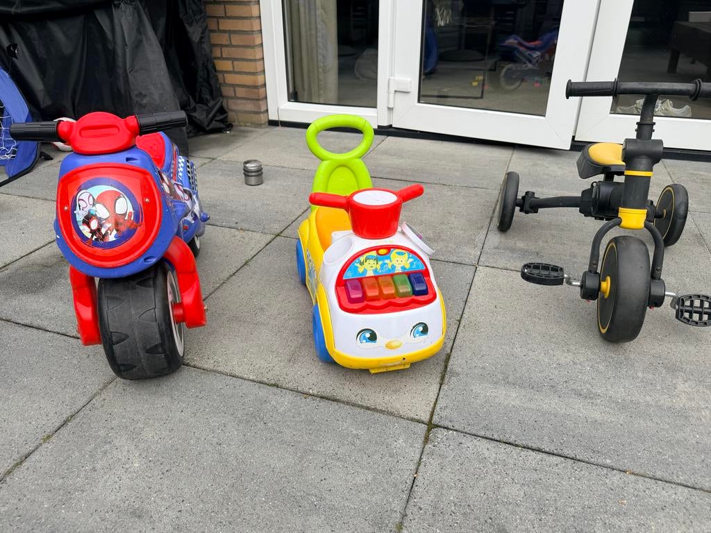 Kinder speelgoed set: Spiderman motor, loopauto & driewieler, Ophalen, Gebruikt, Loopfiets