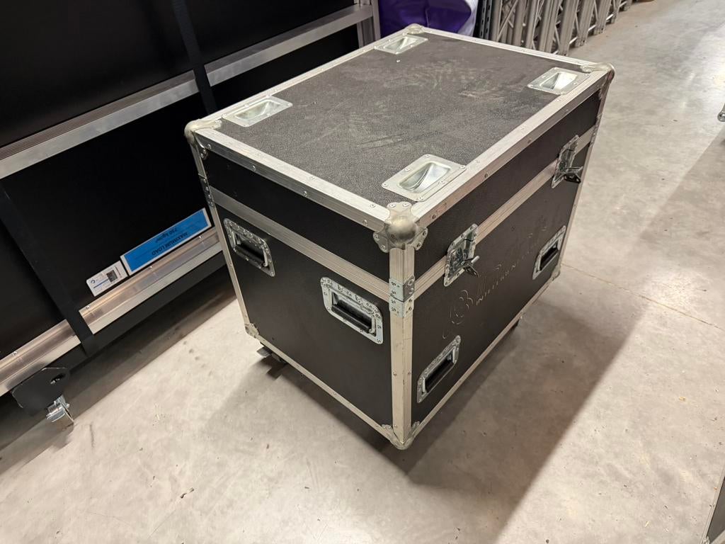 Infinity flightcase voor 2 movingheads, Muziek en Instrumenten, Ophalen of Verzenden, Zo goed als nieuw, Overige instrumenten