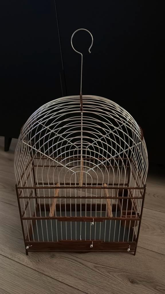 *Nieuwe Surinaamse kooi* 21 draads Koningshout, Dieren en Toebehoren, Vogels | Hokken en Kooien, Nieuw, Vogelkooi, Hout, Ophalen