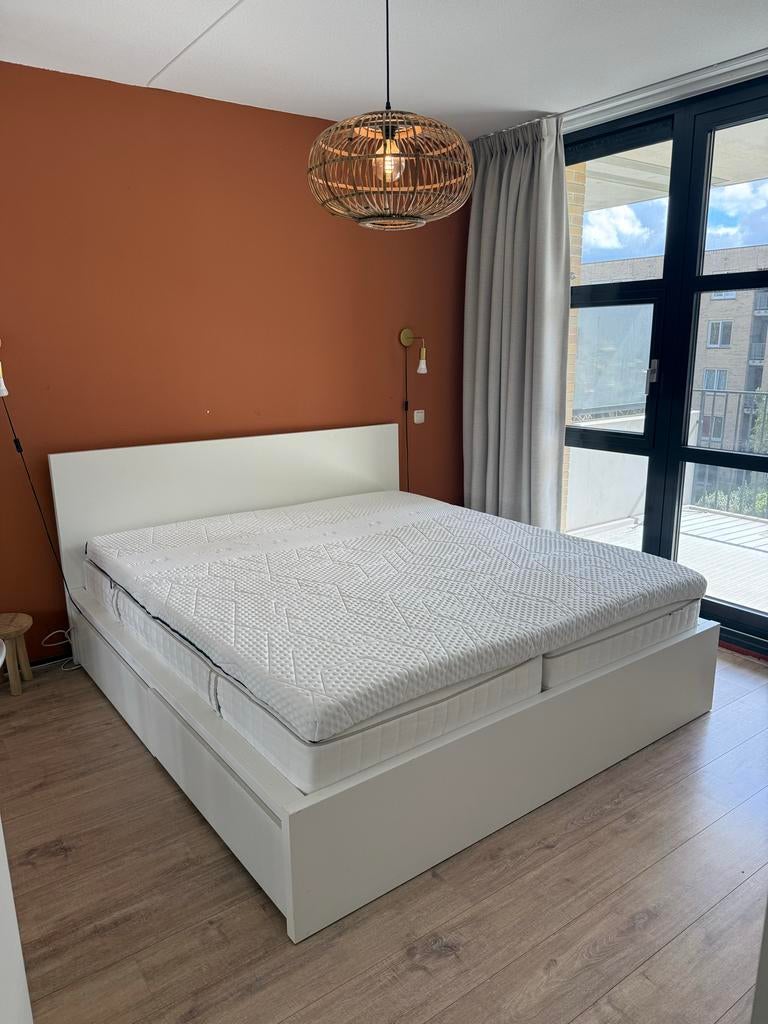 IKEA Malm bed met matras en Emma Diamond topper, Ophalen, Gebruikt, Wit, Tweepersoons