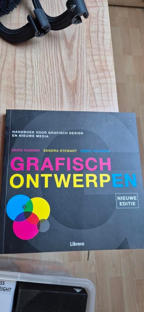 Grafisch Ontwerpen - Handboek voor grafisch design, Boeken, Gelezen, Overige vakken, Ophalen of Verzenden, David Dabner, Sandra Stewart, Abbie Vickress