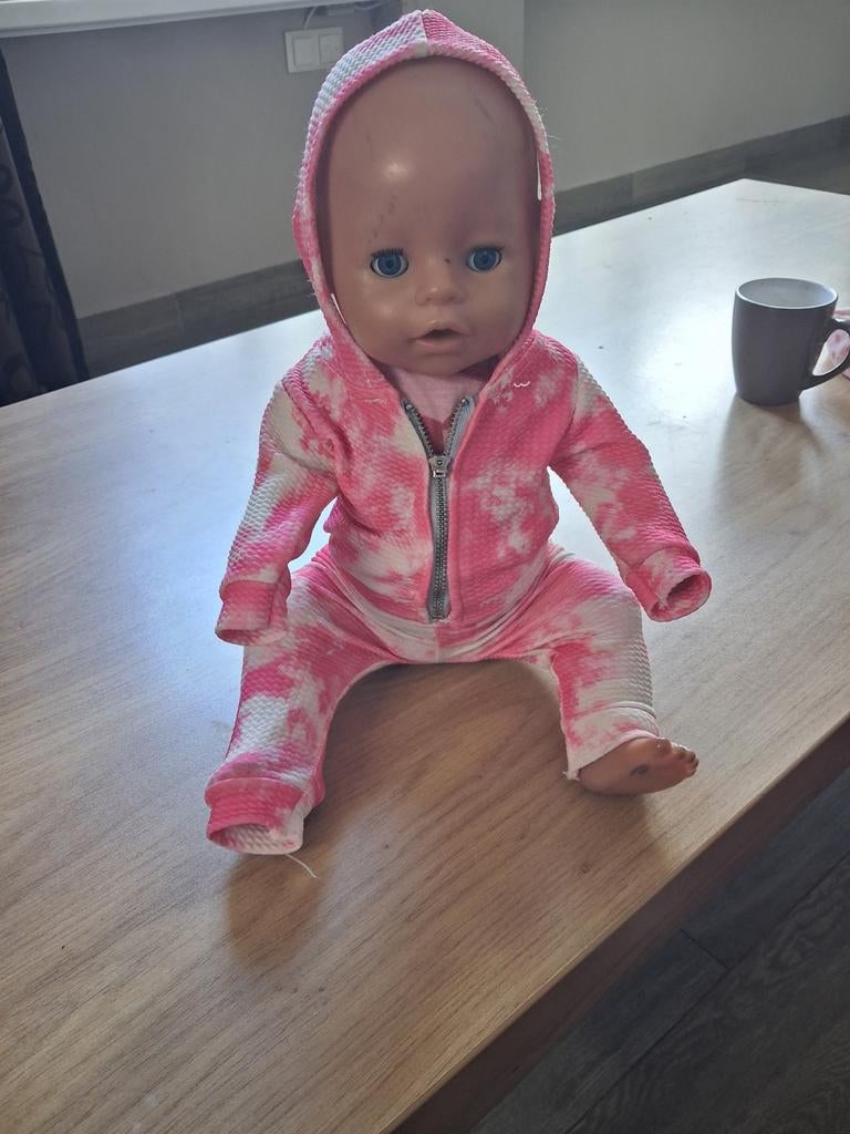 Baby Born pop met roze/witte onesie, Ophalen of Verzenden, Zo goed als nieuw, Babypop