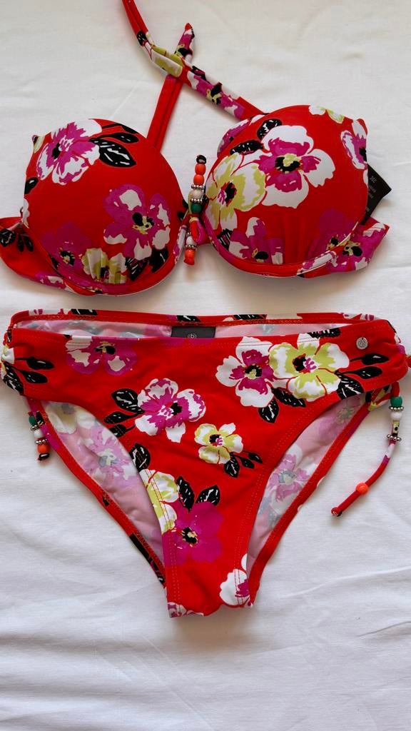 Vrolijke Bugatti bikini maat 36, Kleding | Dames, Badmode en Zwemkleding, Ophalen of Verzenden, Nieuw, Rood, Bikini