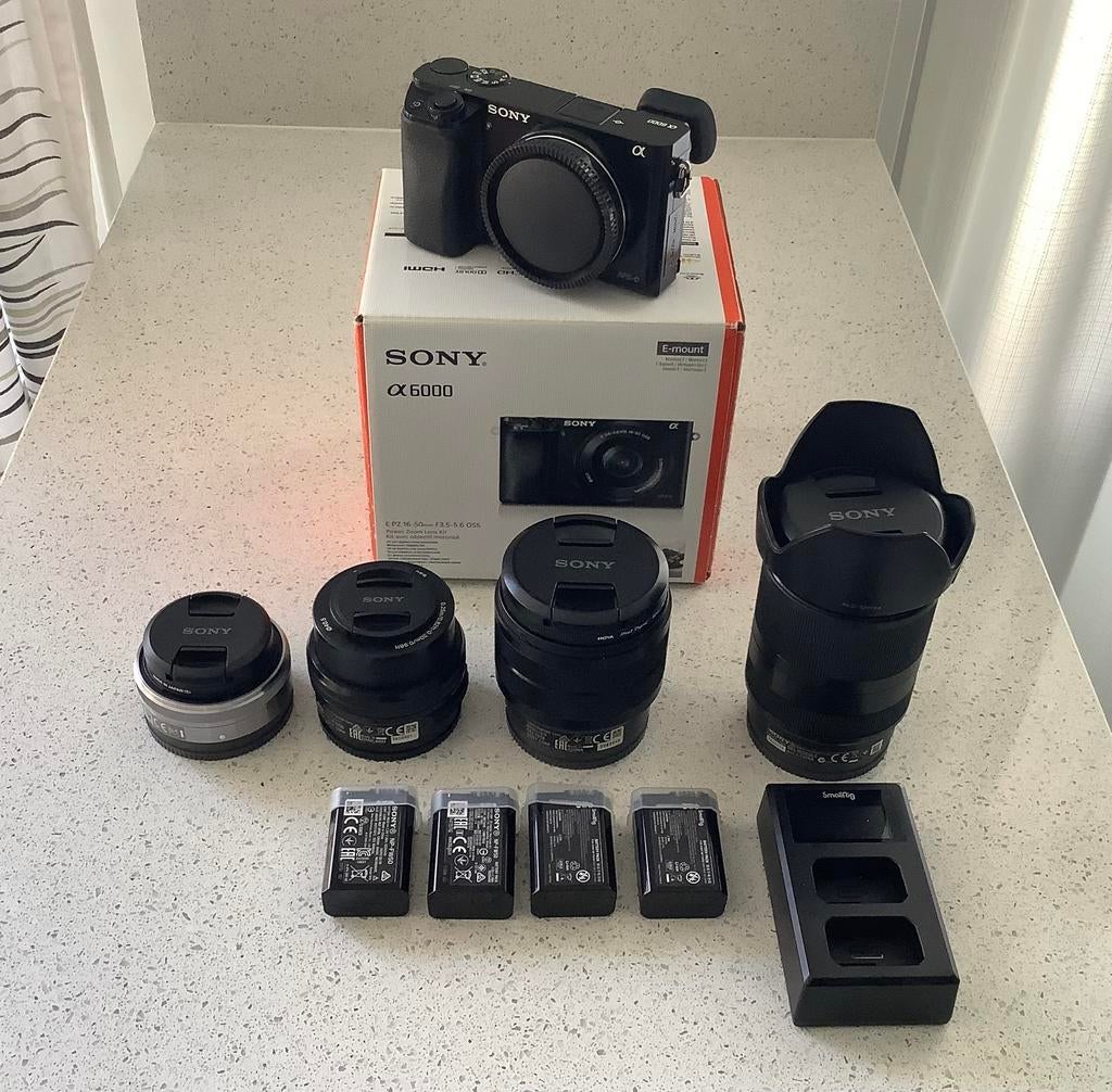 Sony A6000  *z.g.a.n.*complete set met 4 lenzen en filters!, Ophalen, Zo goed als nieuw, Sony, Geen optische zoom