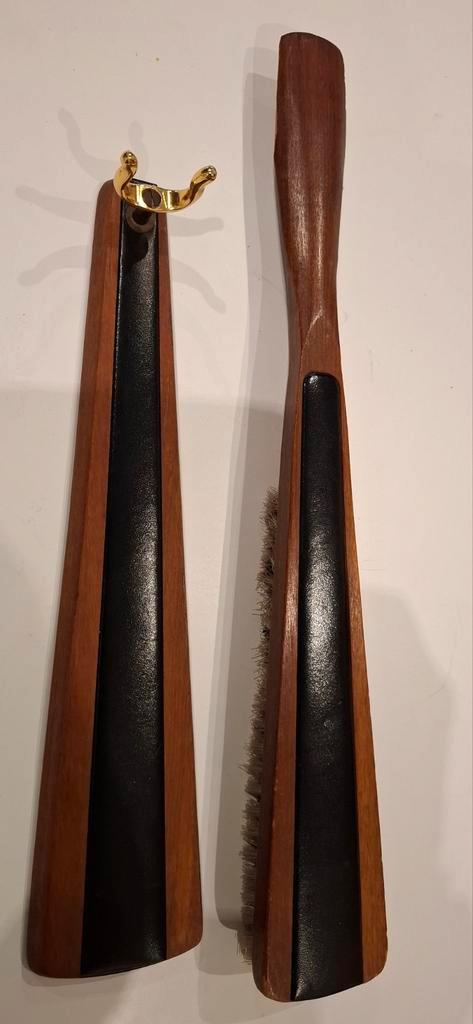 Vintage schoenpoetsset met borstel en hanger, Huis en Inrichting, Woonaccessoires | Wanddecoraties, Gebruikt, Ophalen of Verzenden