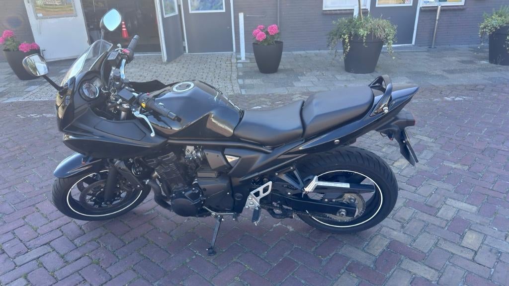 Suzuki GSF 650 Bandit ABS (2016), Occasion, 4 cilinders, Meer dan 35 kW, Minimaal motorrijbewijs A2