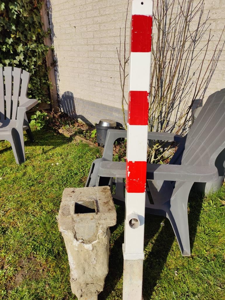 Anti Parkeerpaal met beton voet, Ophalen, Gebruikt, Minder dan 180 cm, Palen