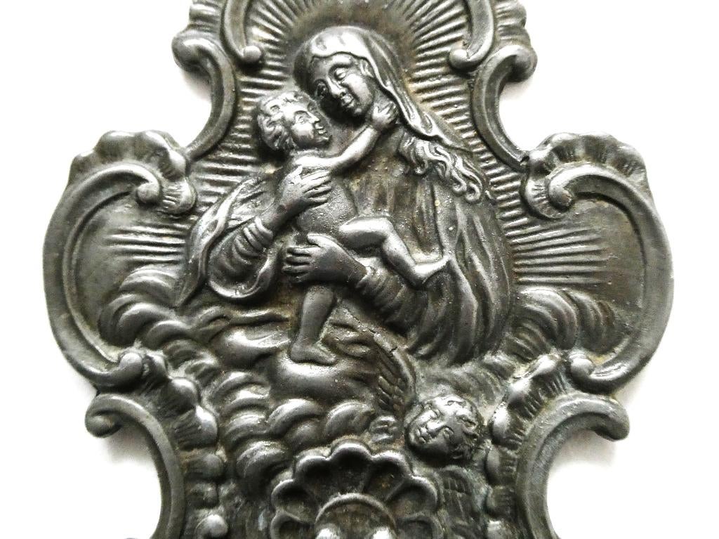 Tinnen wijwaterbakje met Maria Jezus en engel in reliëf tin, Antiek en Kunst, Ophalen of Verzenden