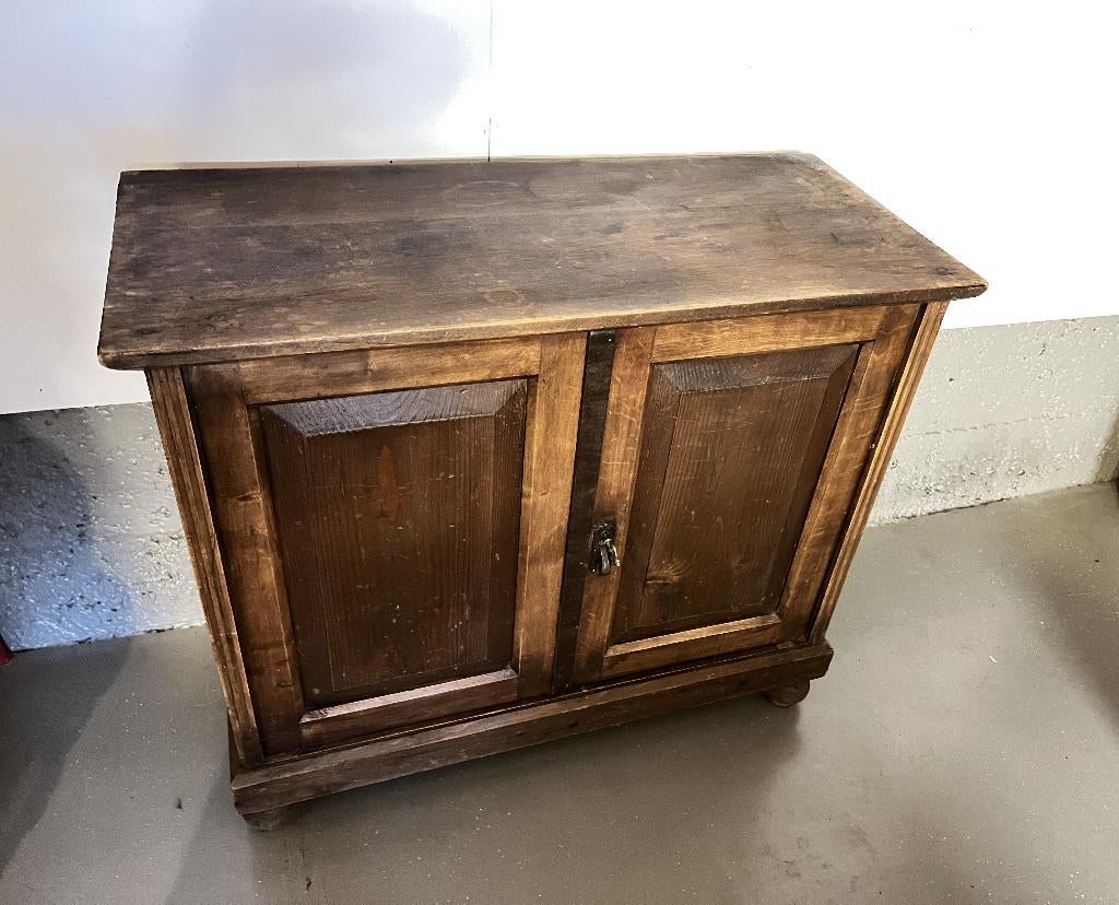 Antiek kastje, keukenkast, servies , tv, slaapkamer kast, Ophalen