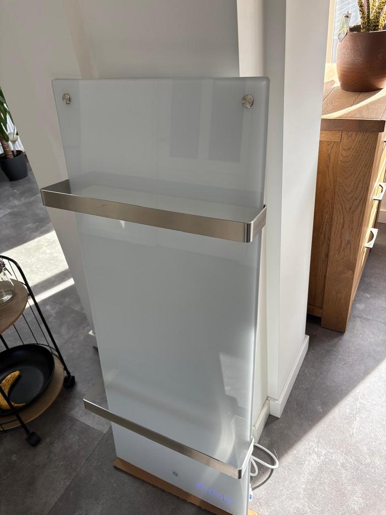 Eurom Sani 600 WiFi Wit badkamerkachel handdoekenrek, Doe-het-zelf en Verbouw, Verwarming en Radiatoren, Ophalen, Zo goed als nieuw