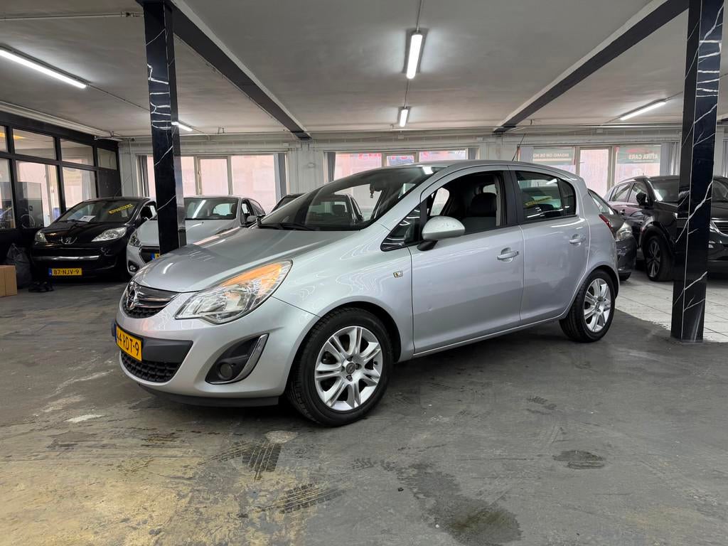 Opel Corsa 1.4-16V Cosmo vol Automaat | stoel en stuur verwa, Auto's, Opel, 101 pk, Gebruikt, 1398 cc, 4 cilinders