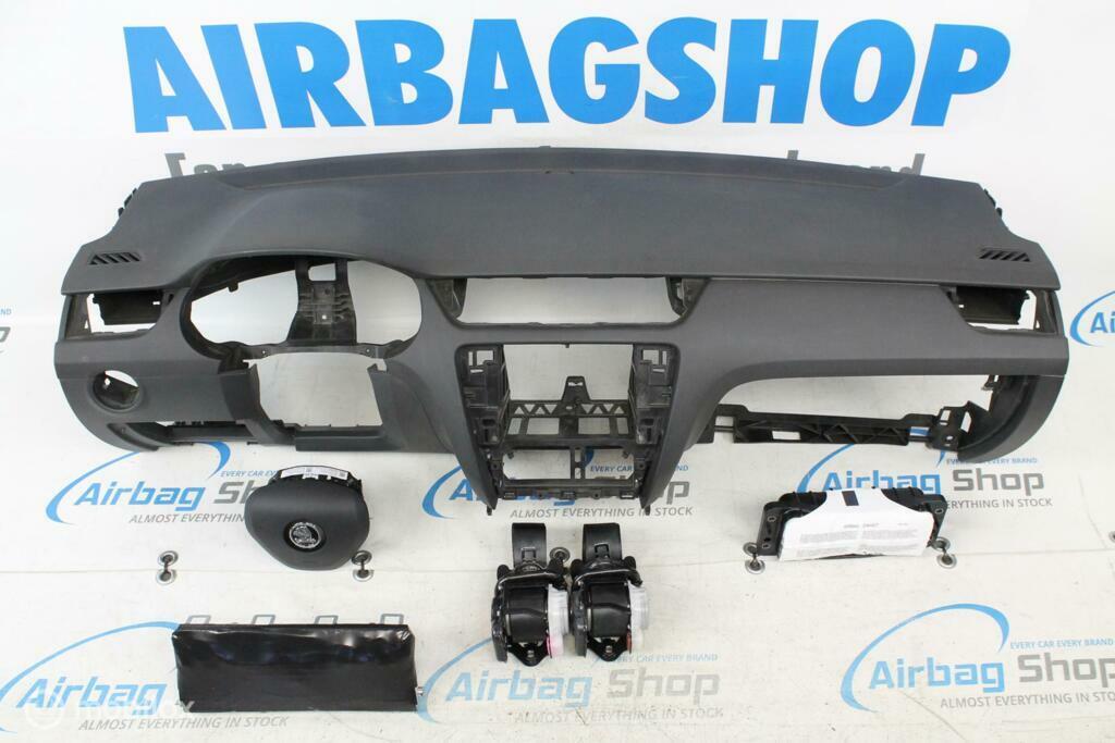 Airbag set - Dashboard zwart Skoda Octavia (2013-2020), Gebruikt, Ophalen of Verzenden