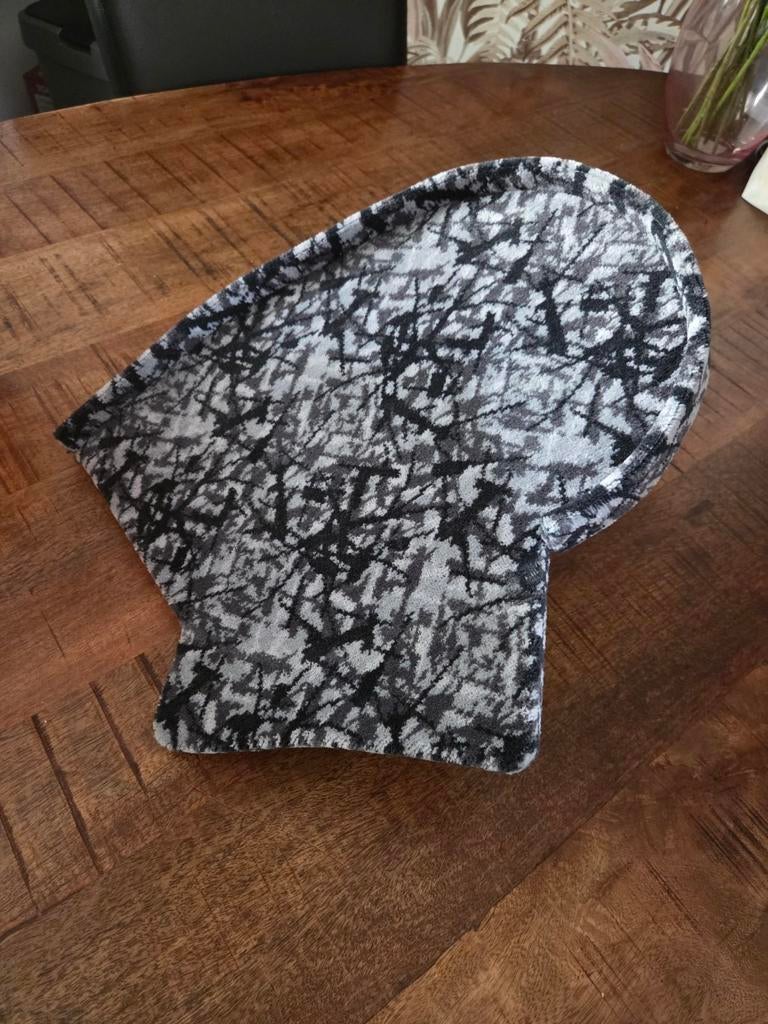 Koffietafel voor Volvo FH 4, 5 en Aero Deens pluche grijs, Ophalen, Gebruikt, Volvo, Interieur en Bekleding