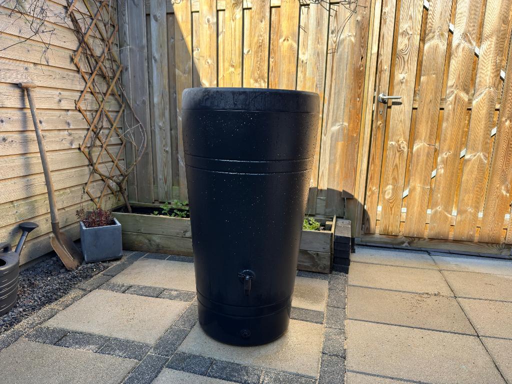 Waterform regenton Tube 230L antraciet kunststof, Tuin en Terras, Regentonnen, Ophalen, Kunststof, Gebruikt, Met kraantje