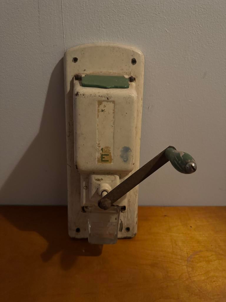 Antieke Wandkoffiemolen - Vintage Koffie Molen, Antiek en Kunst, Antiek | Keukenbenodigdheden, Ophalen