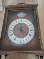 Mooie Tafelklok met Tempus Fugit Inscriptie, Ophalen of Verzenden