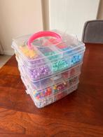 Kralenset met draad in plastic opbergbak, Hobby en Vrije tijd, Kralen en Sieraden maken, Ophalen, Gebruikt, Kraal