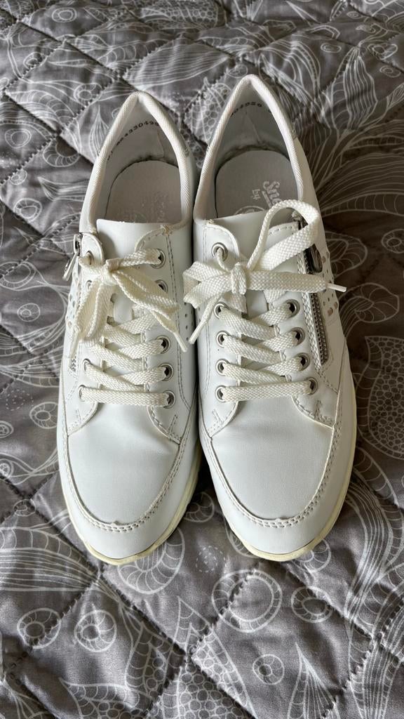 Rieker sneakers Wit. 40/6,5 zgan, Verzenden, Zo goed als nieuw, Wit, Sneakers of Gympen