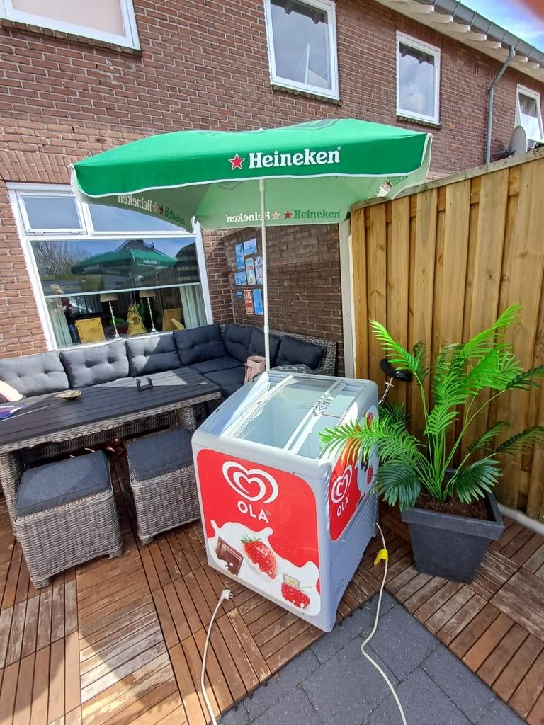 Ola vriezer, 200 liter of meer, Ophalen of Verzenden, Zonder vriesvak, 160 cm of meer