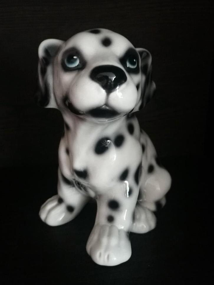 20 cm hoog beeld van een hondje/ dalmatiër, Verzamelen, Beelden en Beeldjes, Gebruikt, Dier, Ophalen of Verzenden
