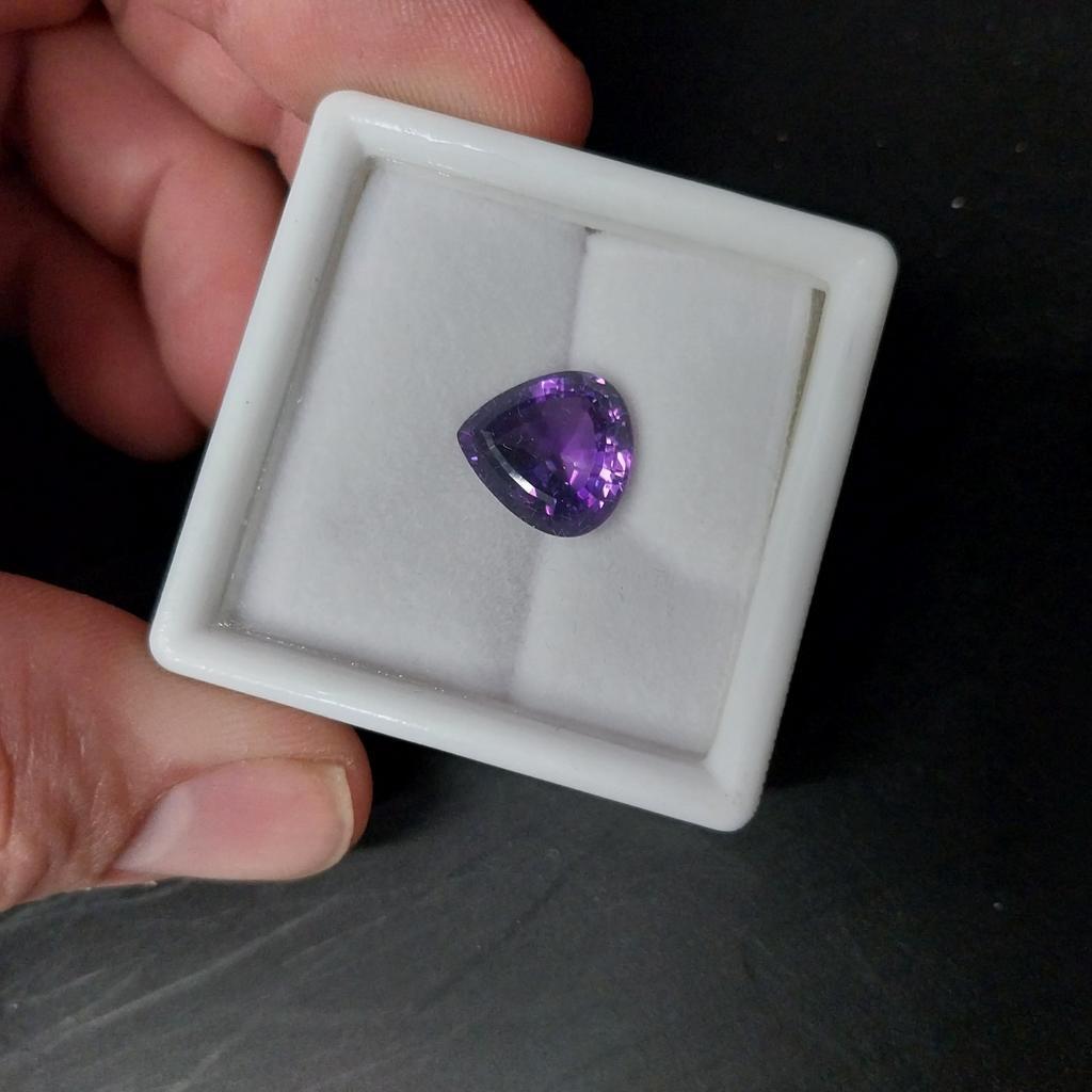 Deep purple cut Amethist, Ophalen of Verzenden, Zo goed als nieuw