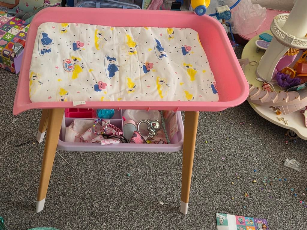 Baby Born commode / verzorgingstafel – in goede staat, Ophalen of Verzenden, Gebruikt, Babypop