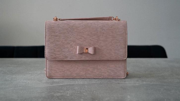 Ted Baker tas - Joanaa Bow (cross body), Sieraden, Tassen en Uiterlijk, Tassen | Damestassen, Zo goed als nieuw, Schoudertasje