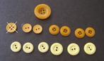 Knopen: geel / licht-geel / oker; diverse maten, Ophalen of Verzenden, Gebruikt, Knoop of Knopen