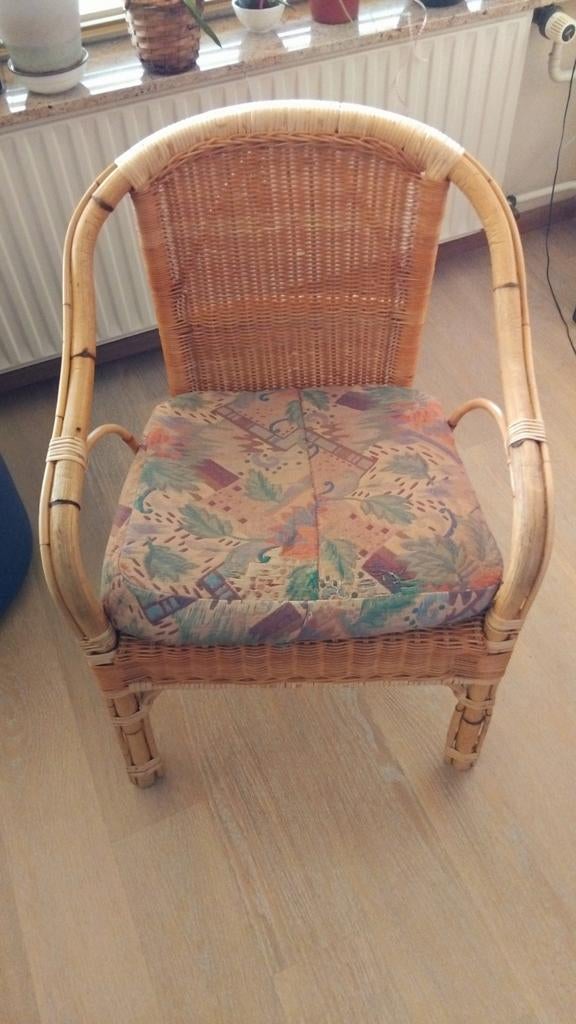 Rotan stoel met kussen 1 stuk 15 kompleet. Als nieuw, Ophalen, Gebruikt, Overige kleuren, Stof