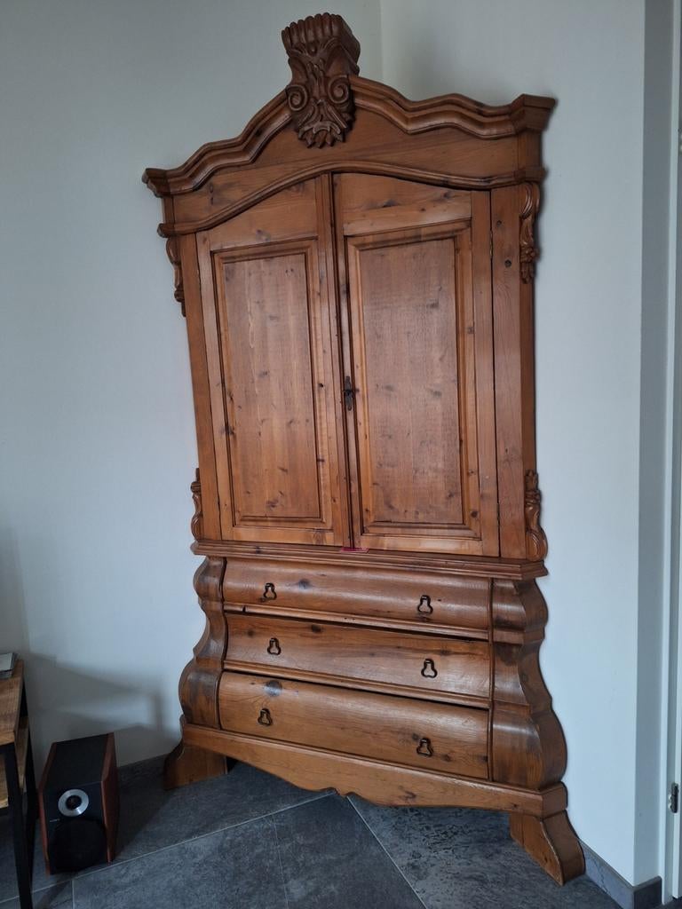 Handgemaakte grenen hoekkast. Hoogte 2.23m., Antiek en Kunst, Antiek | Meubels | Kasten, Ophalen