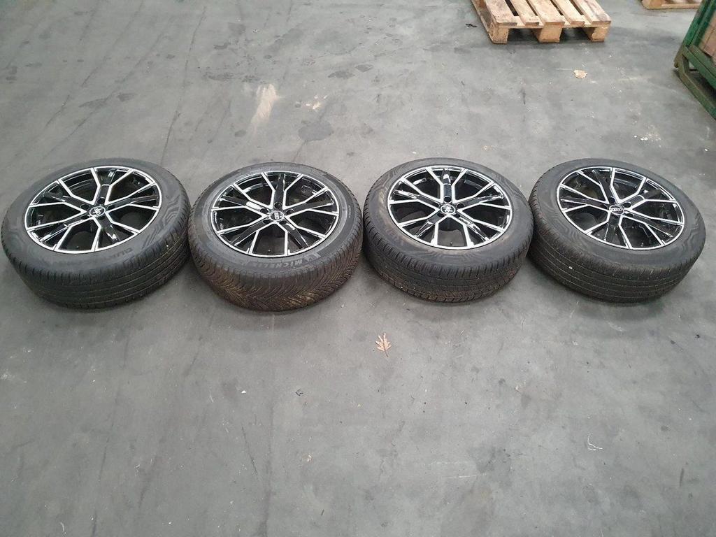 AUDI Q3 F3N 35 TFSI Pro Line S VELGEN SET 2021, Velg(en), Nieuw, Ophalen of Verzenden, Stiba lid