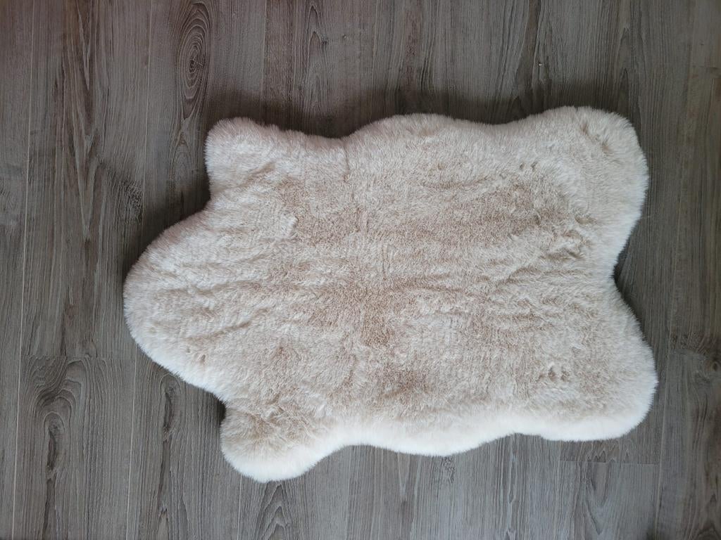 Zacht kleed in schapenvacht stijl, Huis en Inrichting, Stoffering | Tapijten en Kleden, Zo goed als nieuw, 50 tot 100 cm, 50 tot 100 cm