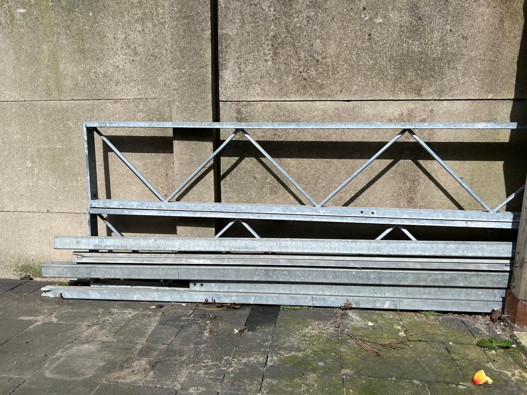 2 kas tralies 32 cm hoog 6,40 lang en poten 2,40, Tuin en Terras, Kassen, Ophalen, Glas, Zo goed als nieuw, Aluminium