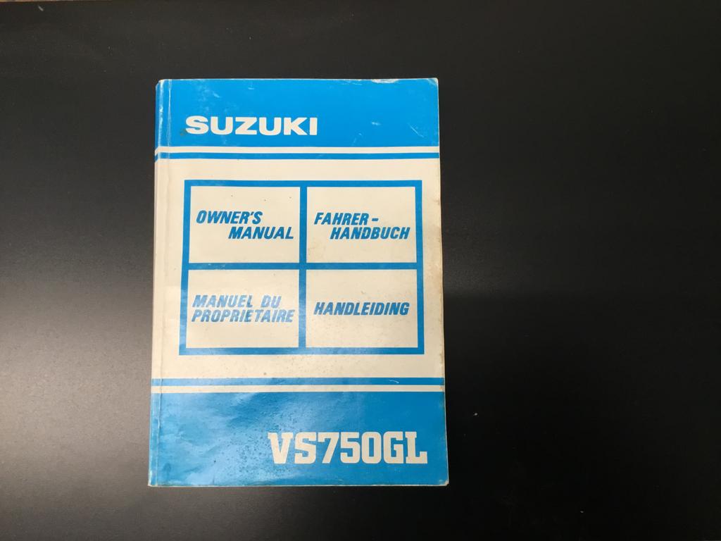 Handleiding  Suzuki. Vs 750. Intruder, Ophalen of Verzenden, Zo goed als nieuw