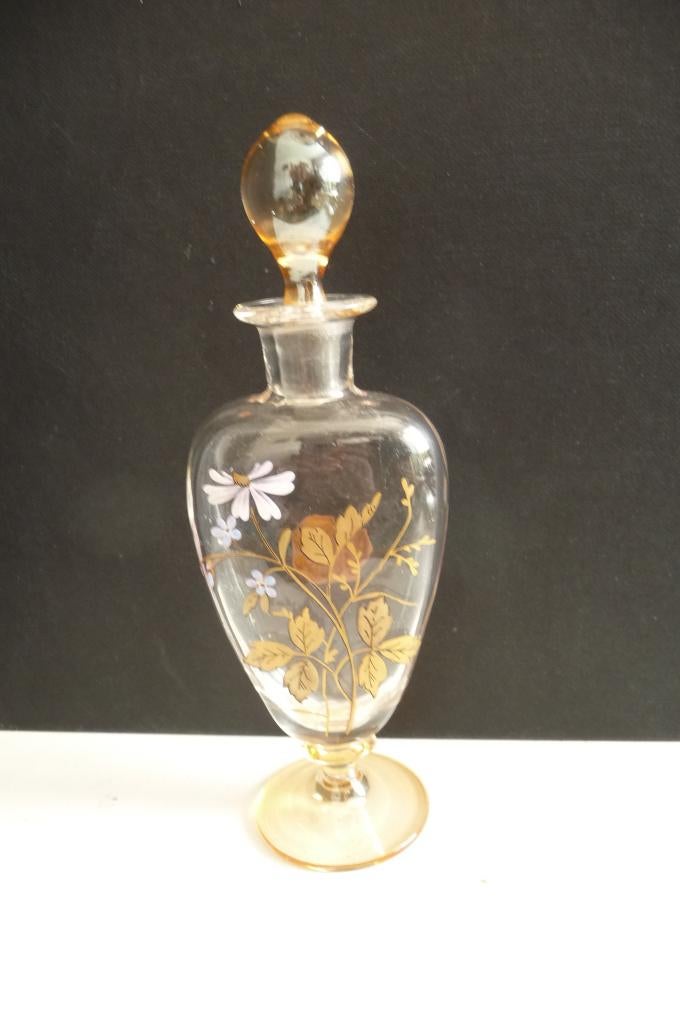 OUD GLAZEN PARFUM FLESJE GEMERKT 16 CM HOOG 5,5 BREED, Sieraden, Tassen en Uiterlijk, Verzenden, Zo goed als nieuw