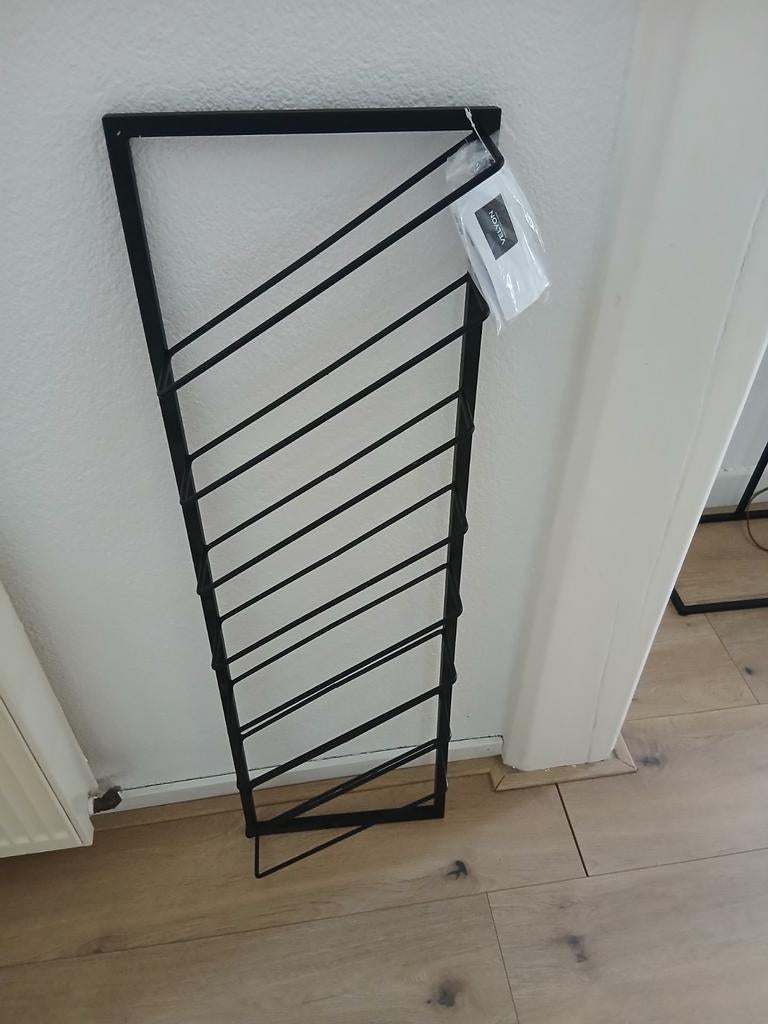 Modern Zwart Metalen Wijnrek - Nieuw in Verpakking, 5 tot 15 flessen, Nieuw, Ophalen of Verzenden, Metaal