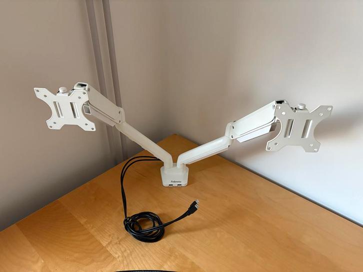 Fellowes Dubbele Monitor Arm Gas Geveerd - Ergonomisch, Computers en Software, Monitoren, Zo goed als nieuw, In hoogte verstelbaar