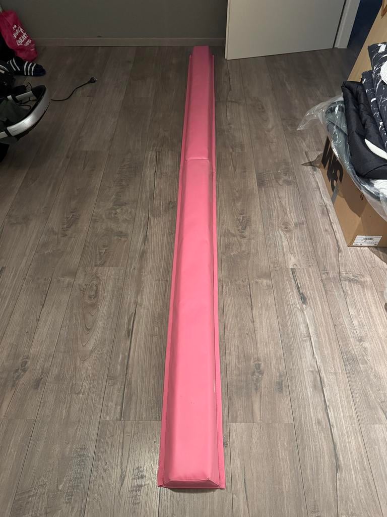 Roze opvouwbare evenwichtsbalk - We Love Gymnastics!, Sport en Fitness, Turnen, Ophalen, Zo goed als nieuw, Roze, Materiaal