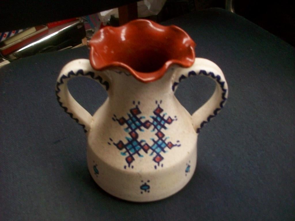 Vaas met twee oren /kruissteek motief aardewerk, Antiek en Kunst, Antiek | Keramiek en Aardewerk, Ophalen of Verzenden