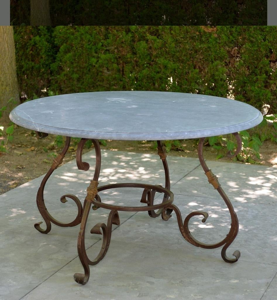Antieke Belgische hardstenen tuintafel, rond 145, Tuin en Terras, Tuintafels, Ophalen, Gebruikt, Rond