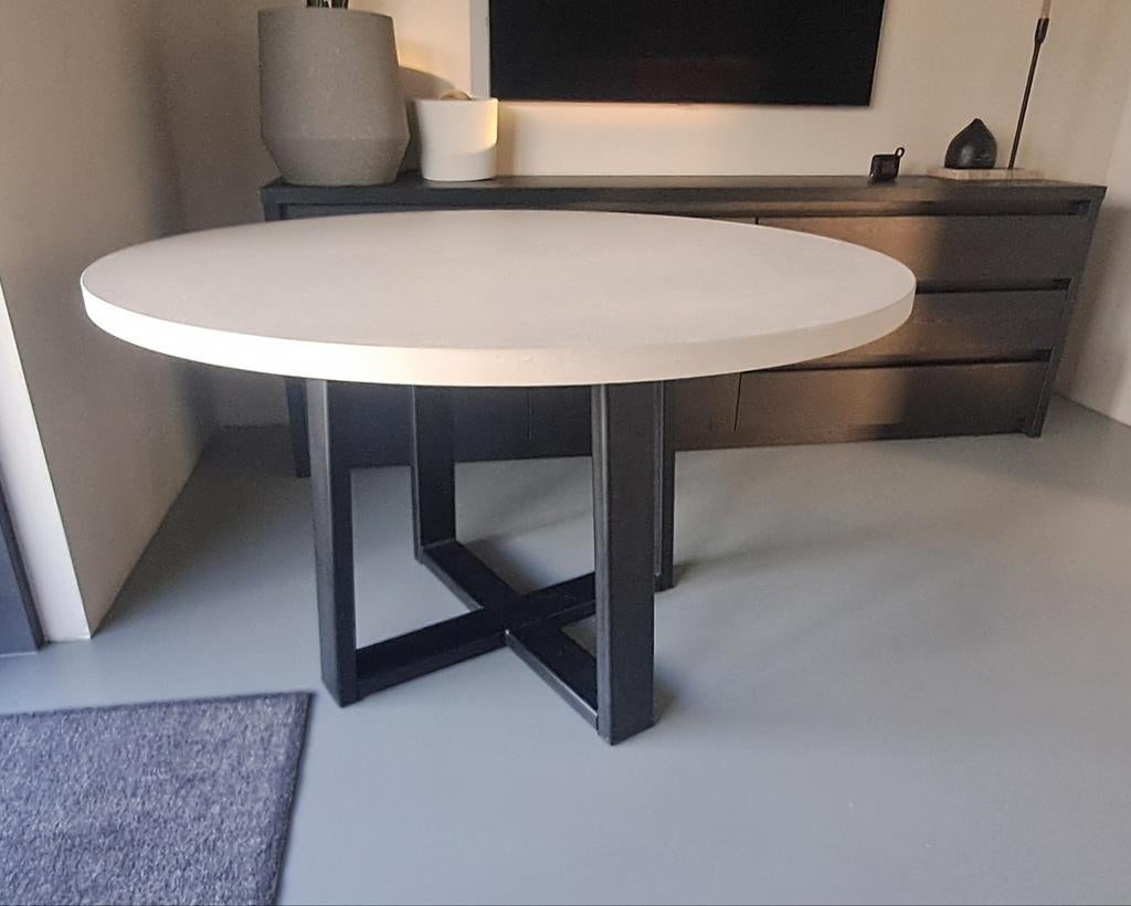 Ronde eettafel met stalen cross poot, Ophalen of Verzenden
