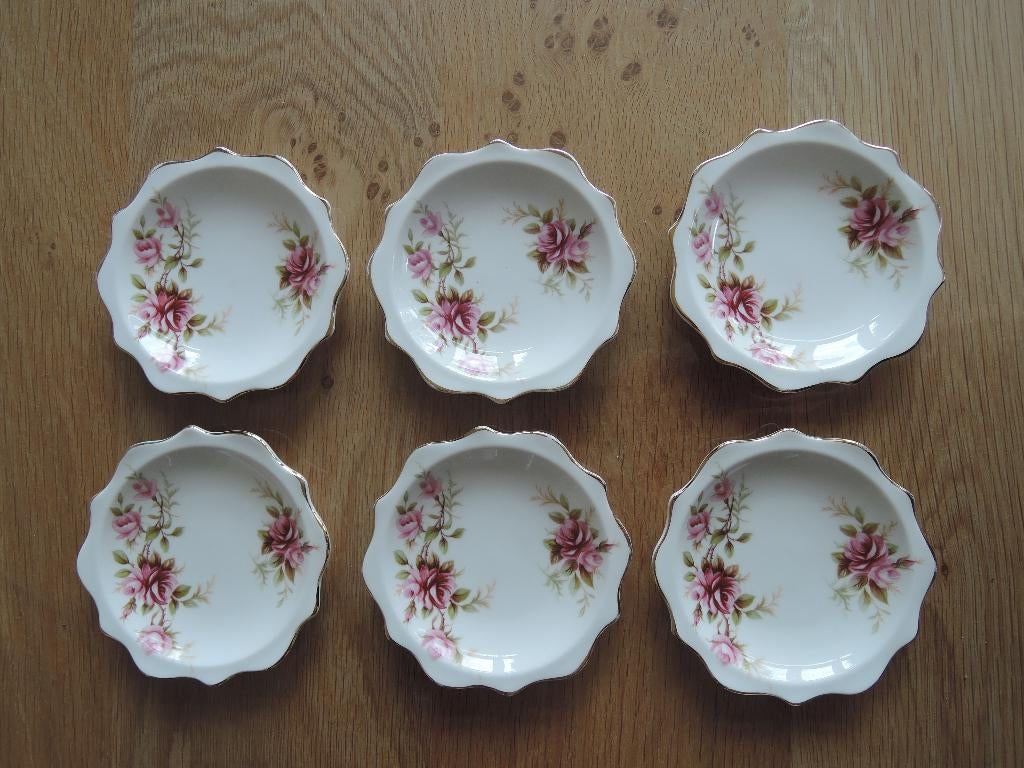Royal Albert Romance schub bordjes, petit fout , tea tips, Ophalen of Verzenden