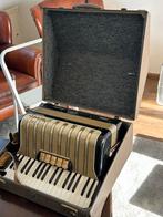 Hohner Concerto III Accordeon met koffer en riemen, Ophalen, Overige formaten, Toetsaccordeon, Zo goed als nieuw