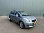 Toyota Yaris 1.3 VVTi Exec. MMT LEDER | AIRCO | NAP !, Auto's, Automaat, 40 €/maand, 750 kg, 4 cilinders