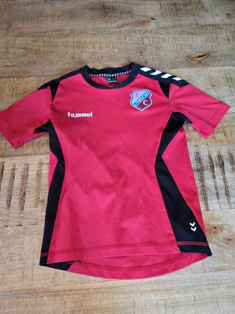 Leuk Utrecht training shirt maat 128, Kinderen en Baby's, Kinderkleding | Maat 128, Ophalen, Nieuw, Jongen of Meisje